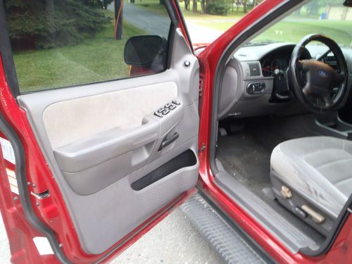 2005 Ford Explorer XLT-Super clean-Runs perfect-No Rust-No Reserve, image 9