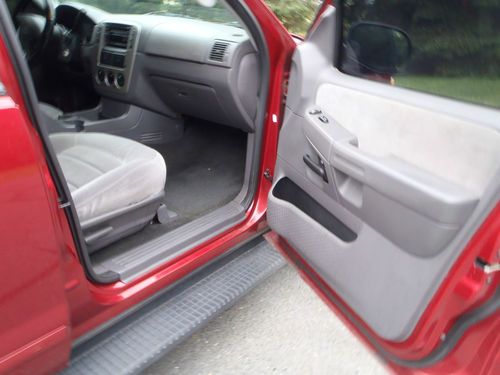 2005 Ford Explorer XLT-Super clean-Runs perfect-No Rust-No Reserve, image 12