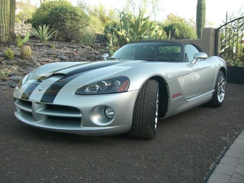 2003 dodge viper srt-10 convertible 2-door 8.3l