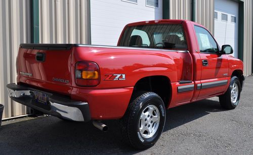 2001 chevy stepside z-71 5.3l 4x4 36,000 original miles 1 owner like new orig