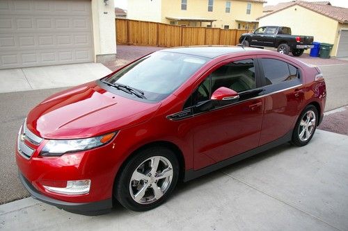 2012 chevy volt premium - loaded - hov - flawless in and out