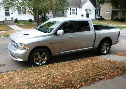 2011 dodge ram 1500 slt sport crew cab - 4x4 hemi 5.7l 4wd + tons of options