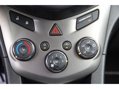 LTZ 1.8L CD Front Wheel Drive ABS Power Steering Aluminum Wheels Fog Lamps A/C, image 24