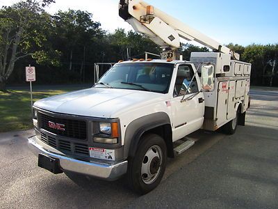 Just out of service verizon bucket truck !