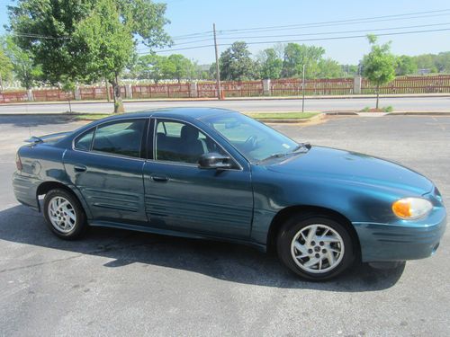 2002 pontiac grand am se sedan 4-door auto.  great condition and low miles!