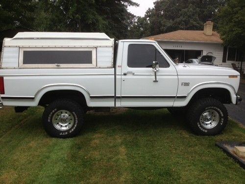 1986 ford f-150 4x4 v8 302 , 33 tires