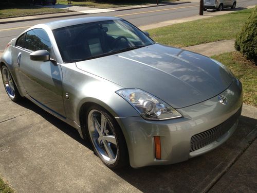 Nissan 350 z k and n cold air intake zenon lights 20" american racing wheels