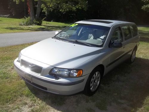 2002 volvo v70 base wagon 4-door 2.4l//no reserve high bidder owns it!!!