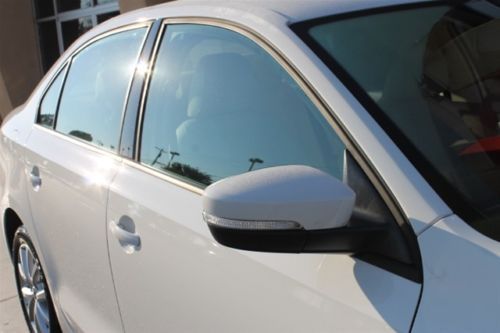 White/Beige leather/touch screen 2.5L SE 170 hp 5 cylinder DOHC engine, image 3