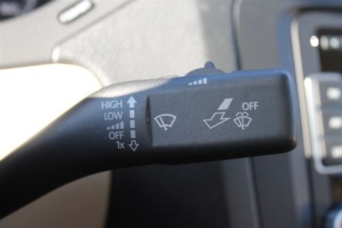 White/Beige leather/touch screen 2.5L SE 170 hp 5 cylinder DOHC engine, image 26