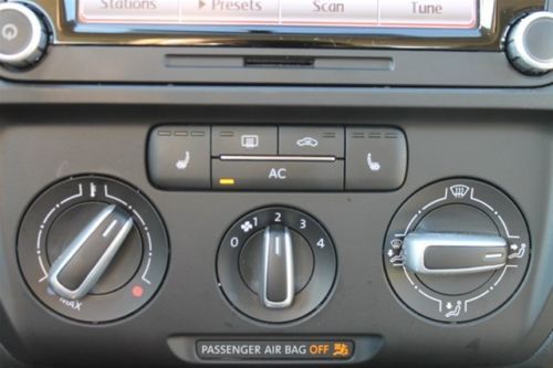 White/Beige leather/touch screen 2.5L SE 170 hp 5 cylinder DOHC engine, image 33