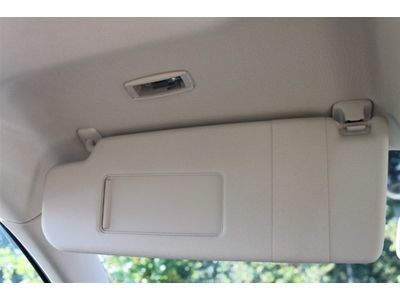 White/Beige leather/touch screen 2.5L SE 170 hp 5 cylinder DOHC engine, image 36