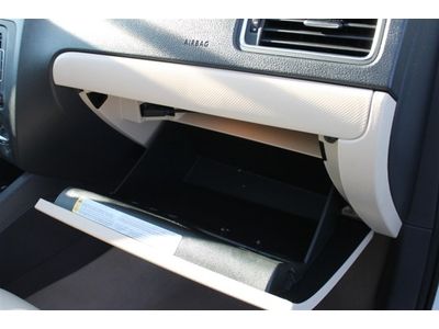 White/Beige leather/touch screen 2.5L SE 170 hp 5 cylinder DOHC engine, image 41