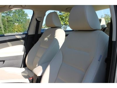 White/Beige leather/touch screen 2.5L SE 170 hp 5 cylinder DOHC engine, image 42