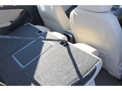 White/Beige leather/touch screen 2.5L SE 170 hp 5 cylinder DOHC engine, image 57