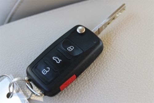 White/Beige leather/touch screen 2.5L SE 170 hp 5 cylinder DOHC engine, image 61