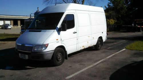 2002 freightliner dodge sprinter 2500 high roof mercedes diesel low reserve