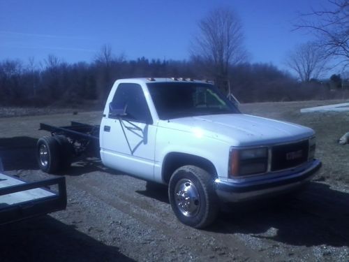 1997 gmc 3500 dually, 5-speed manual, vortec v-8, no rust, 128,000 miles