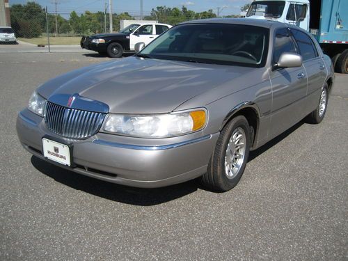 1999 lincoln town car, signature series for repair