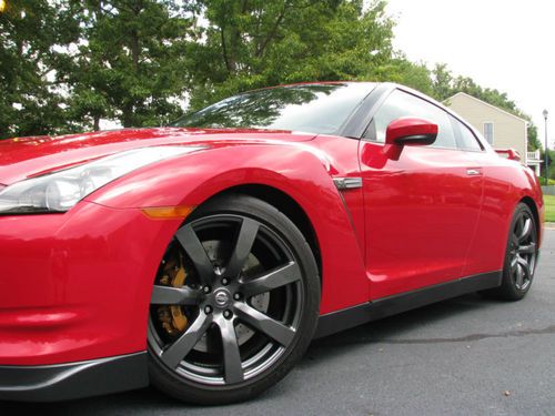 2009 Nissan GT-R Premium, image 2