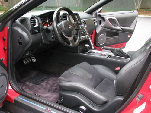 2009 Nissan GT-R Premium, image 3