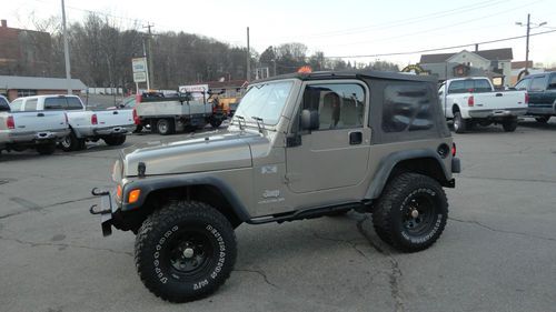 X * 5-speed manual * 4.0l 6 cylinder * lifted * wheels * no reserve