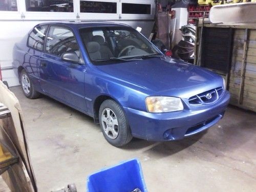 2002 hyundai accent gs hatchback 3-door 1.6l