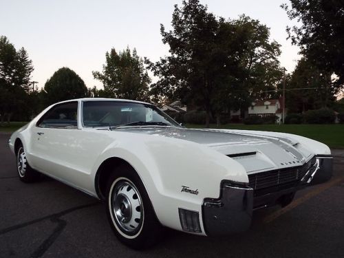 Beautiful 1966 oldsmobile toronado deluxe 2dr hardtop super rocket 425 385hp a/c