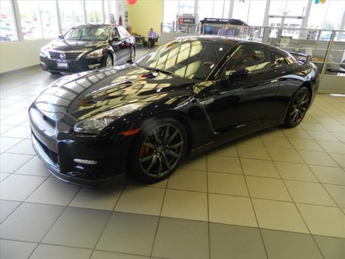 2014 nissan gt-r