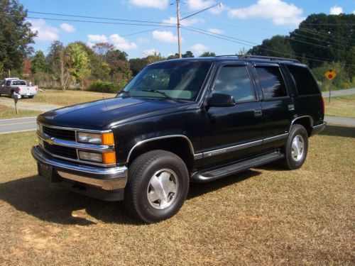 1999 chevrolet tahoe lt 4x4 rustfree garage kept good miles sharp!!