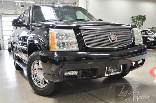 2002 cadillac escalade luxury awd, heated seats, bose, parking sensors, towing p