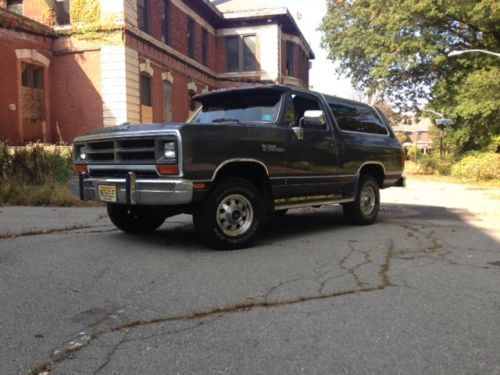 Clean 1990 Dodge Ramcharger / Dodge Ram, image 9