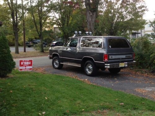 Clean 1990 Dodge Ramcharger / Dodge Ram, image 17