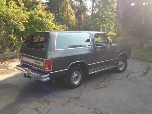 Clean 1990 Dodge Ramcharger / Dodge Ram, image 18