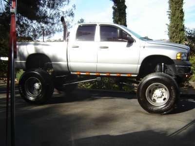 2004 dodge 2500 diesel 6spd, all custom!!!