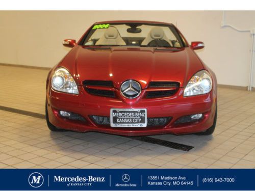 Hard Top Convertible, Premium PKG, Heated Leather, Airscarf, EXTRA CLEAN!, image 3