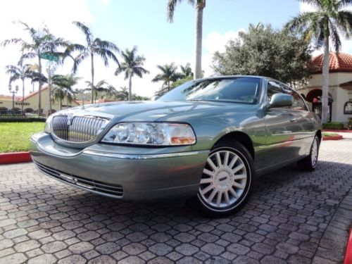 2005 Lincoln Town Car Signature 35K Miles Clean Carfax Rust Free  Beautiful Car!, US $11,999.00, image 3