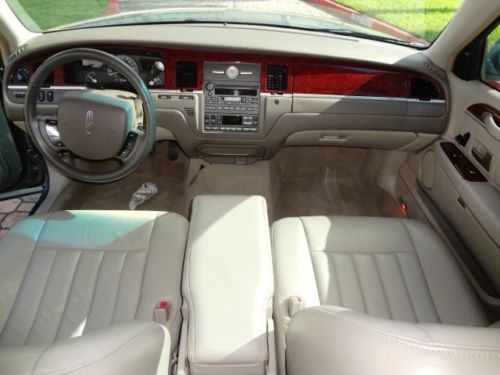 2005 Lincoln Town Car Signature 35K Miles Clean Carfax Rust Free  Beautiful Car!, US $11,999.00, image 72