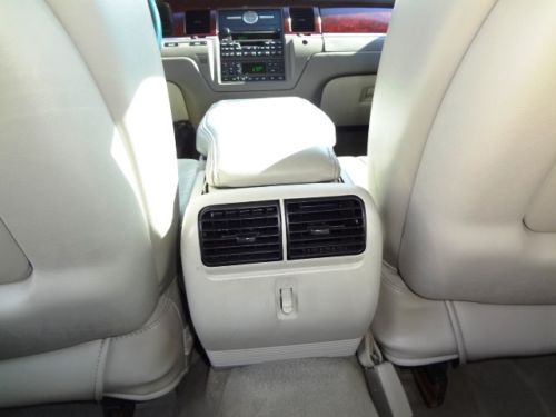 2005 Lincoln Town Car Signature 35K Miles Clean Carfax Rust Free  Beautiful Car!, US $11,999.00, image 73