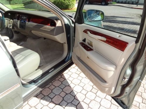 2005 Lincoln Town Car Signature 35K Miles Clean Carfax Rust Free  Beautiful Car!, US $11,999.00, image 81