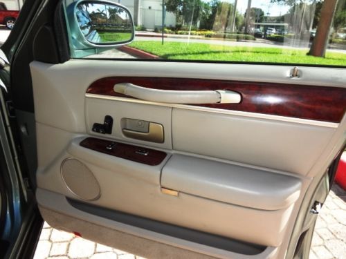 2005 Lincoln Town Car Signature 35K Miles Clean Carfax Rust Free  Beautiful Car!, US $11,999.00, image 82