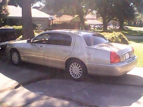 2005 lincoln town car signature sedan 4-door 4.6l