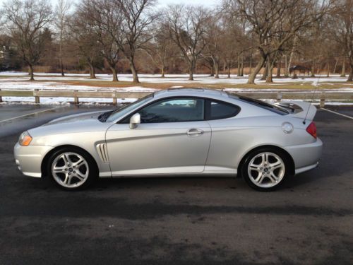 2004 hyundai tiburon gt coupe  sunroof runs great top model low reserve