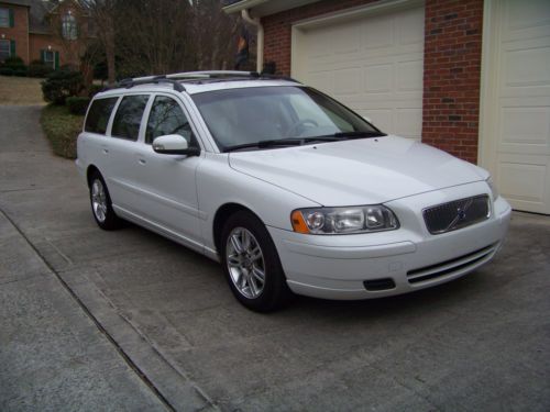 Clean 2007 volvo v70 2.4 wagon 4-door 2.4l