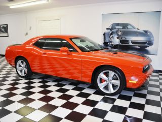 2010 dodge challenger srt8 hemi only 6k mil navi kicker sirius  w/ track pkg