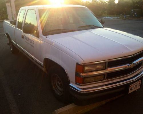 1998 chevy 1500 truck with  econo ton ii auto crane