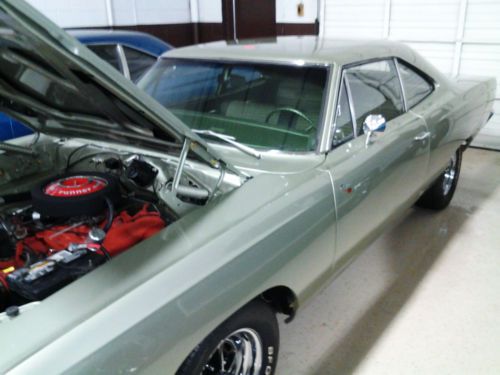 1969 roadrunner 383, auto, matching #&#039;s, beautiful paint !, rotisserie