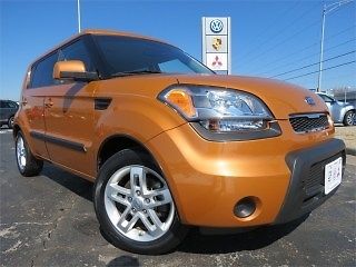 2011 kia soul 5dr wgn man + air conditioning tachometer alloy wheels