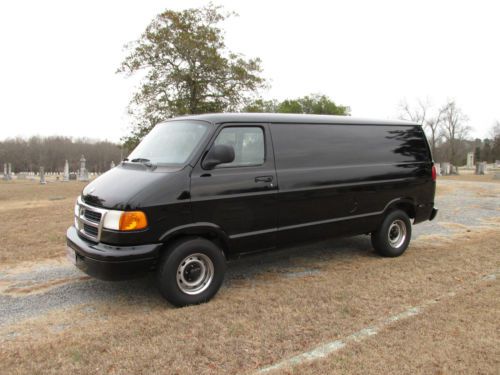 1998 dodge van. it has the 5.2 l (318) v8, ac, am-fm, ps