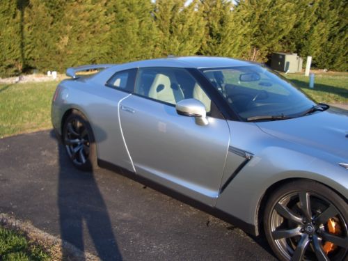 CLEAN CARFAX,NISSAN GTR PREMIUM,NAVIGATION,BOSE,HEATED SEATS, US $65,000.00, image 2